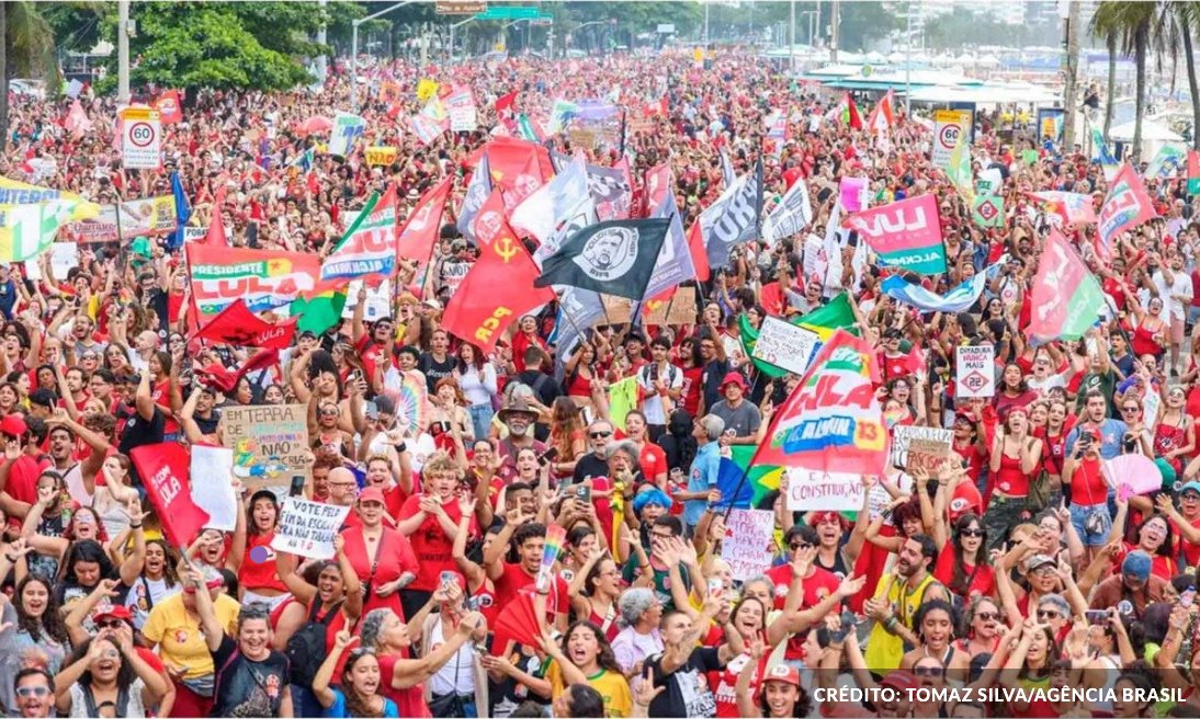 Lula sai das redes para as ruas e Flávio tenta barrar essa reação no TSE