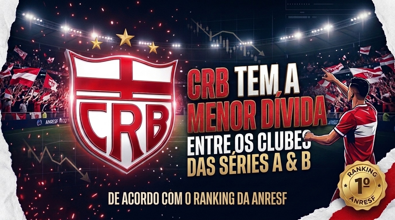 Escudo do CRB em destaque no gramado do estádio Rei Pelé