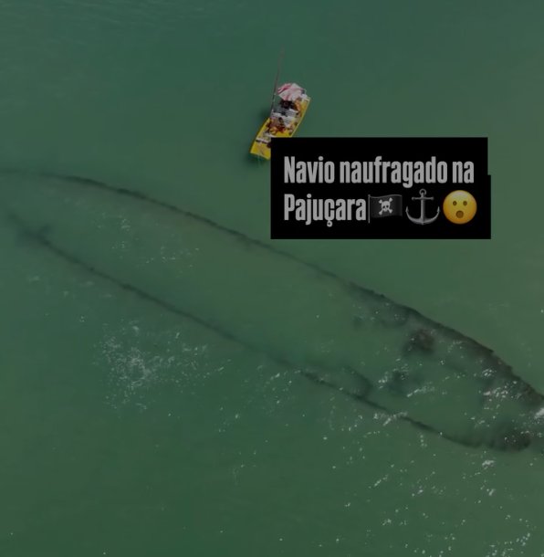 Mergulhadores explorando naufrágio no litoral de Alagoas