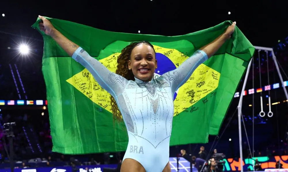 Rebeca Andrade em prova de ginástica artística